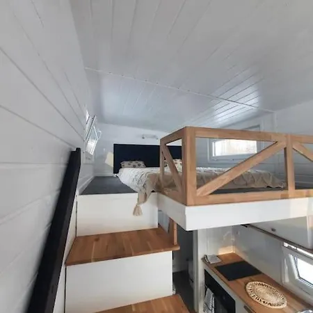 アパート Tiny House Mila